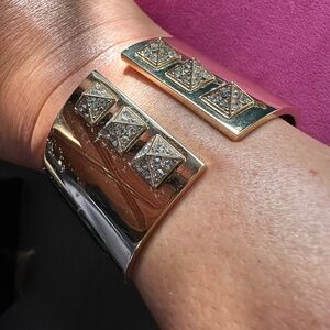Victoria's Secret Gold Cuff Scandalous Rhinestone Hinged Size 6